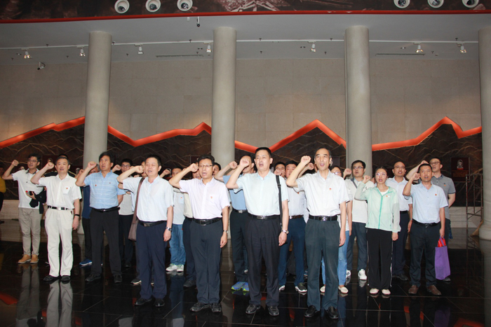 重温入党誓词 服务退役军人 济南市退役军人事务局开展“不忘初心、牢记使命”主题党日活动