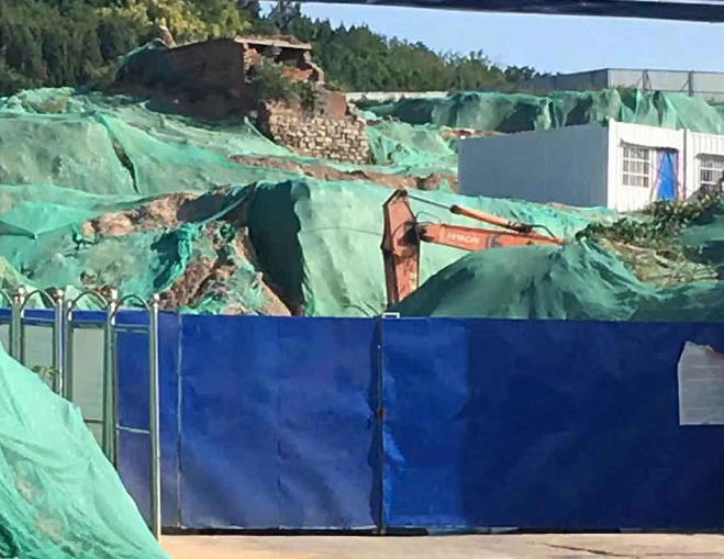 【啄木鸟在行动】雪山片区一期地块清表工程项目渣土覆盖不全