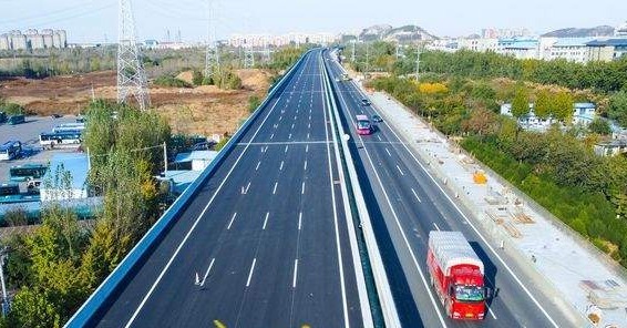 济广高速济南至菏泽段改扩建  四车道崭新呈现