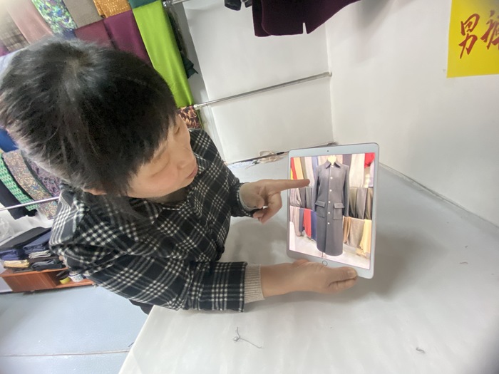 济南一对夫妻经营裁缝店32年：只要大家还需要，就会一直做下去  
