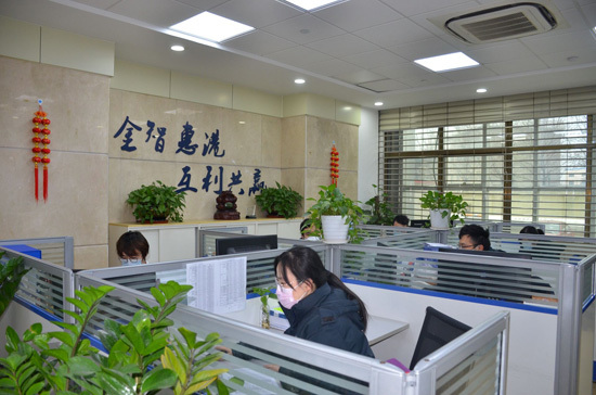 真金白银支持！山东港口助中小微企业打通资金“肠梗阻”