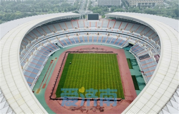 济南奥体中心主体育场完成草坪铺设 主场比赛21日回归