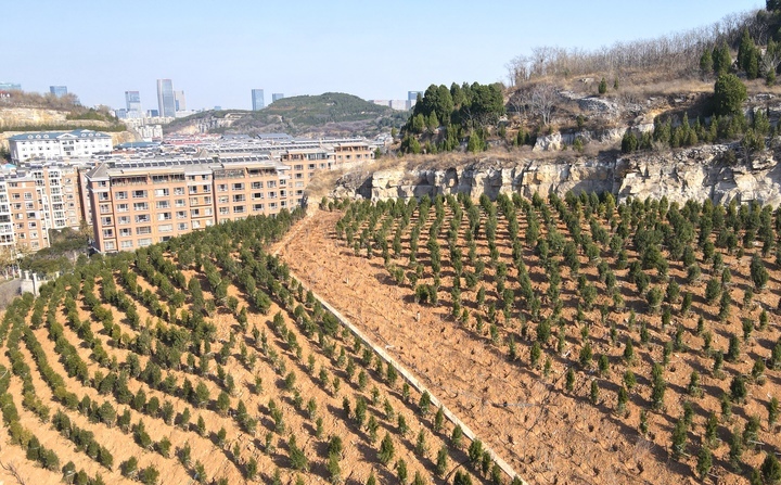 济南破损山体治理初显成效