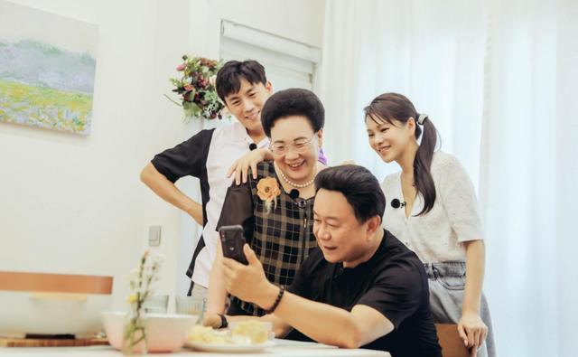 婆婆|秦昊妈妈劝伊能静谨言慎行是怎么回事?终于真相了,原来是这样!