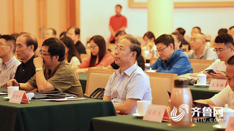 山东省第四届泰山文艺奖颁奖大会在济南举行