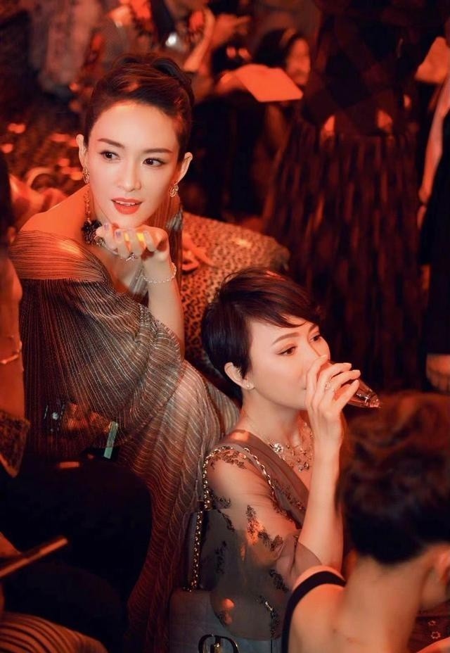气质、优雅、酷飒、白富美！章子怡刘嘉玲章泽天刘雨昕同框太绝了