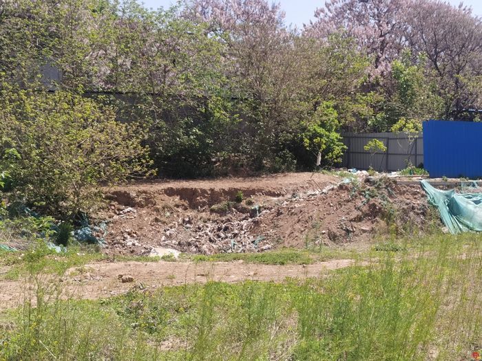 【啄木鸟行动】领智路北段大片渣土未覆盖