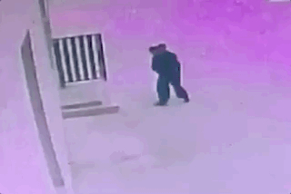 这些“狼狈”的身影真帅！消防员花式出警合集来了，笑着笑着就哭了