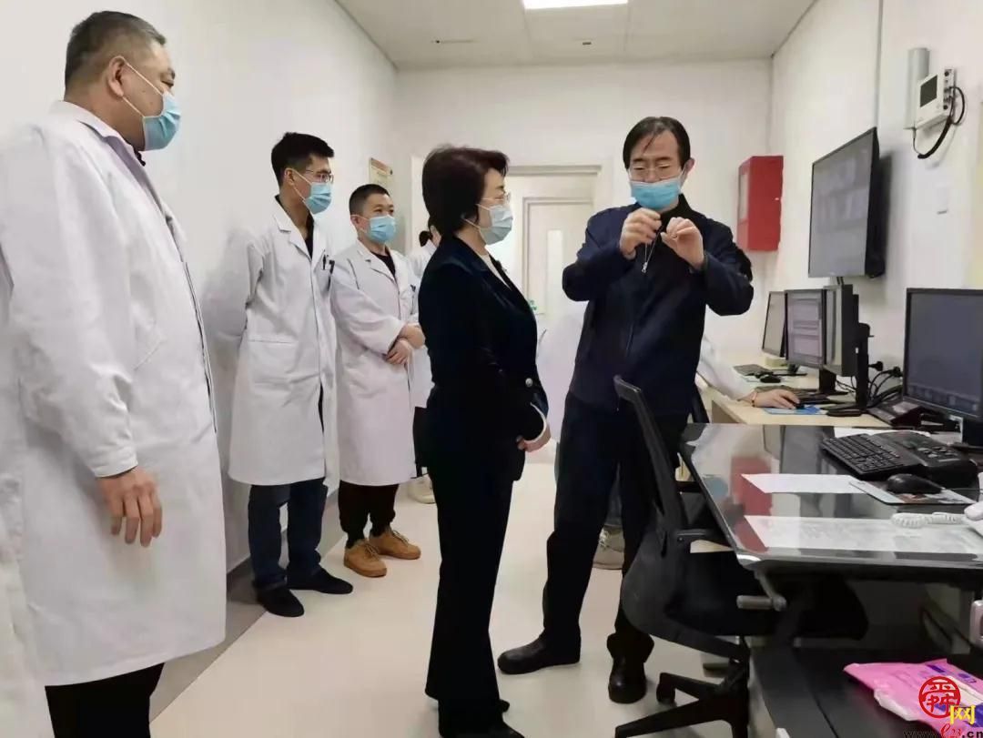 济南市行政审批服务局以为民办事实效检验模范机关建设成效