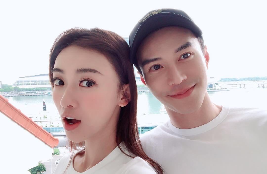 王冠逸微博晒与吴谨言合影 变身外卖小哥获赞无数