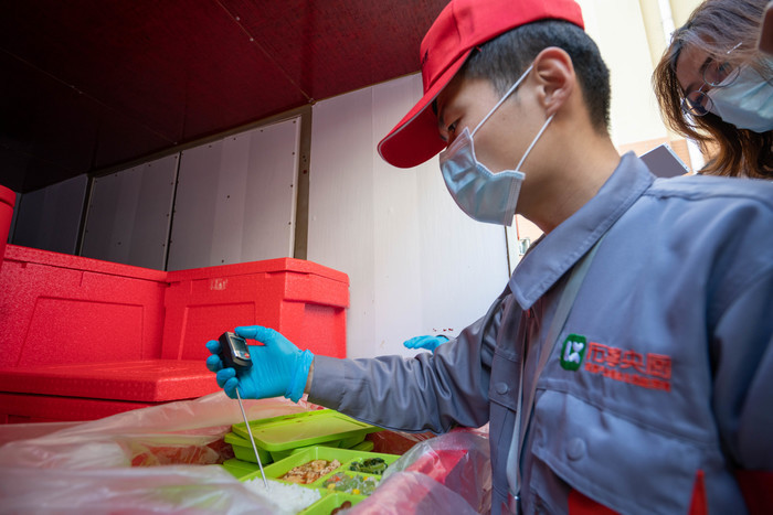 午间配餐服务100%全覆盖 济南市确定15处“中央厨房”让学生吃得饱更吃得好