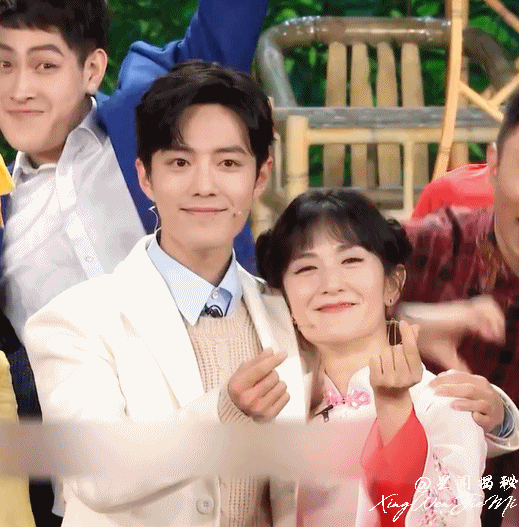 酸了吗？肖战舞台上表白谢娜 两人拥抱转圈圈