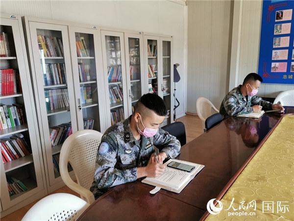我第23批赴刚果（金）维和部队开展答题竞赛 庆祝两会胜利闭幕