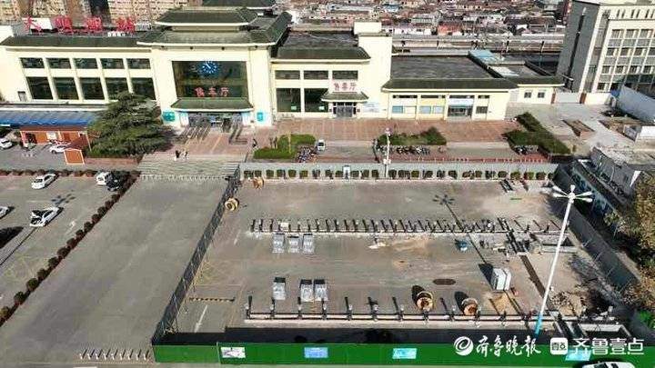 济南大明湖站站前广场新建充电站，可同时满足60辆车充电