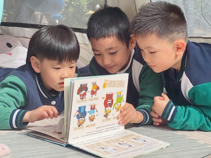 槐荫区礼乐佳苑幼儿园雅苑分园开展“读传统经典，承文化星火”系列活动