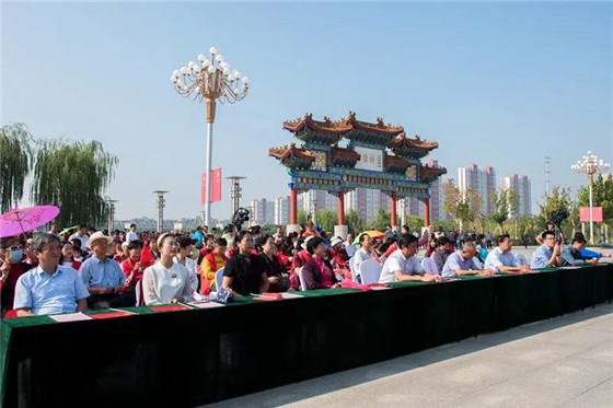 长清区举办喜迎国庆·中秋“山水长清旗袍秀”大型展演活动