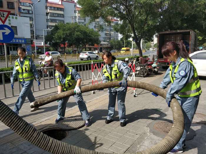 致敬父亲！济南清疏线上的“父女兵”
