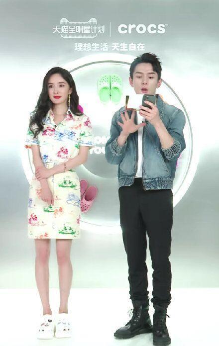 李佳琦道歉! 杨幂李佳琦直播 李佳琦紧张开黄腔怎么回事说了什么?