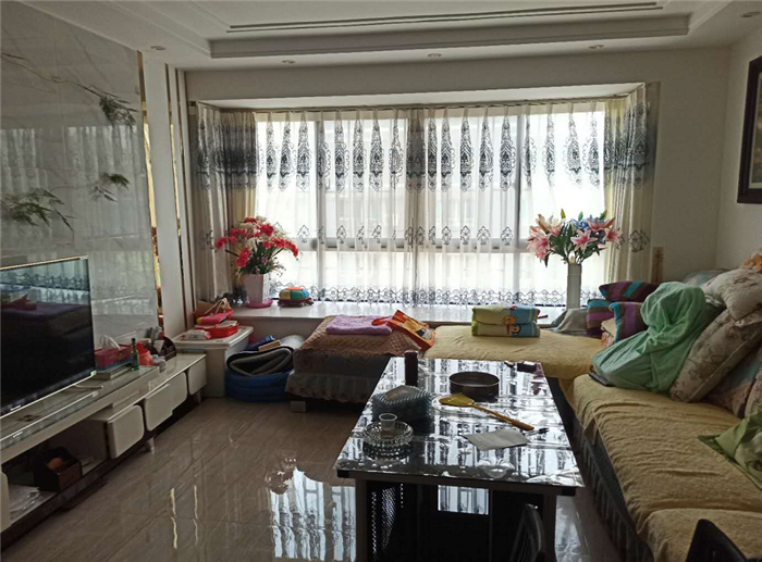 女子全款购房居住2年后，陌生人突然找上门：这是我家