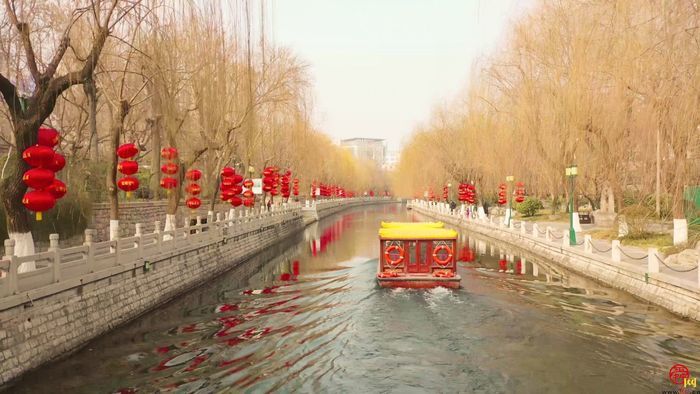 【视频】大红灯笼高高挂  红红火火历下年