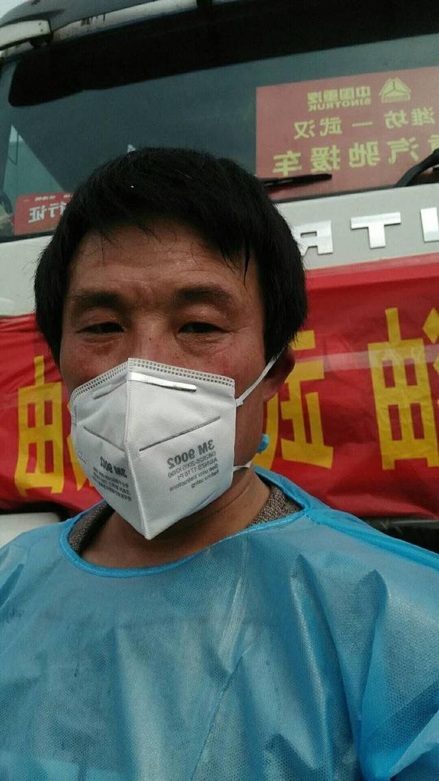 货车司机李保民逆行武汉：一句“没钱可以出力”感动国人