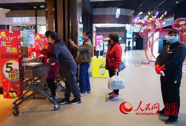 抗击疫情山东时刻系列报道：战“疫”大考中的“青岛答卷”