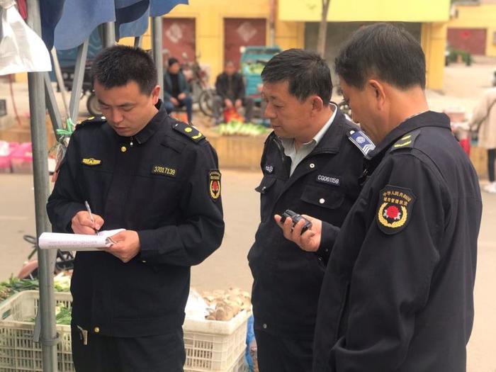 创卫在行动：长清城管让山水魅力新城更靓 生活更美