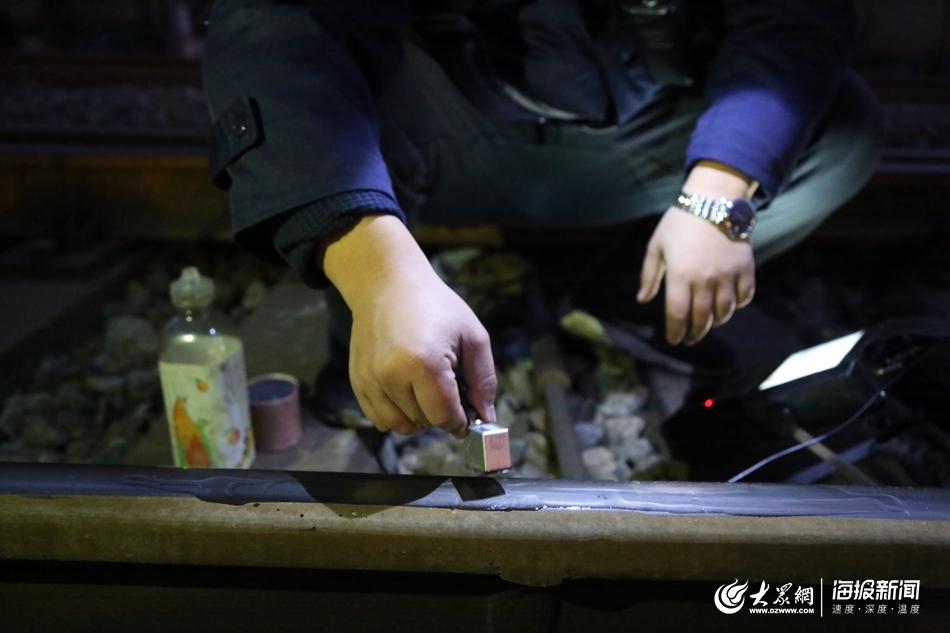 2020年春运车票开售首日，“钢轨医生”轨道探伤迎春运大考