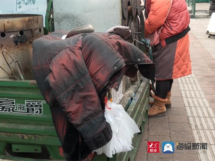 青岛版最严“限塑令”落地 记者探访店铺、商超塑料品使用情况