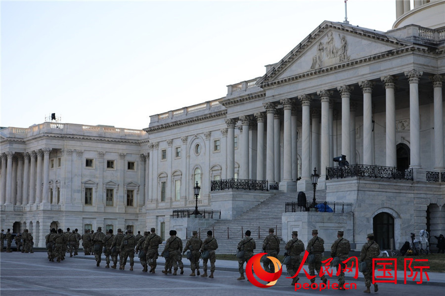 总统就职典礼前一天 美国国会大厦安保堪比战地