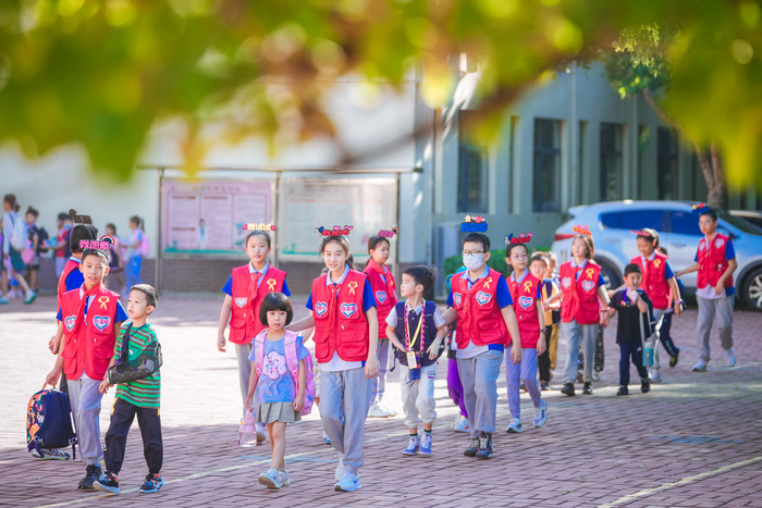 “你上学我守护”,新生入学他们有妙招