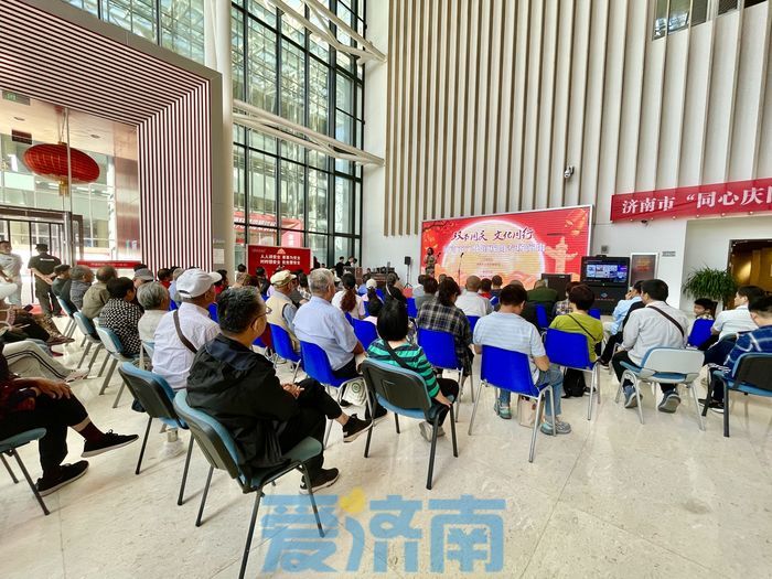 开展志愿服务，济南旅游啄木鸟“护航假期”在行动