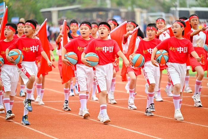 别眨眼！市中学子大片“上映”