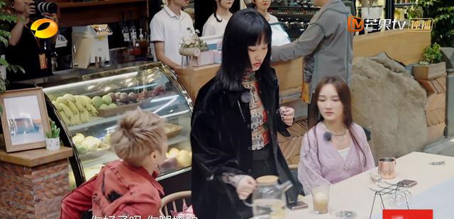 宁静没加过黄龄微信|一起参加节目录制四个月，宁静没加过黄龄微信