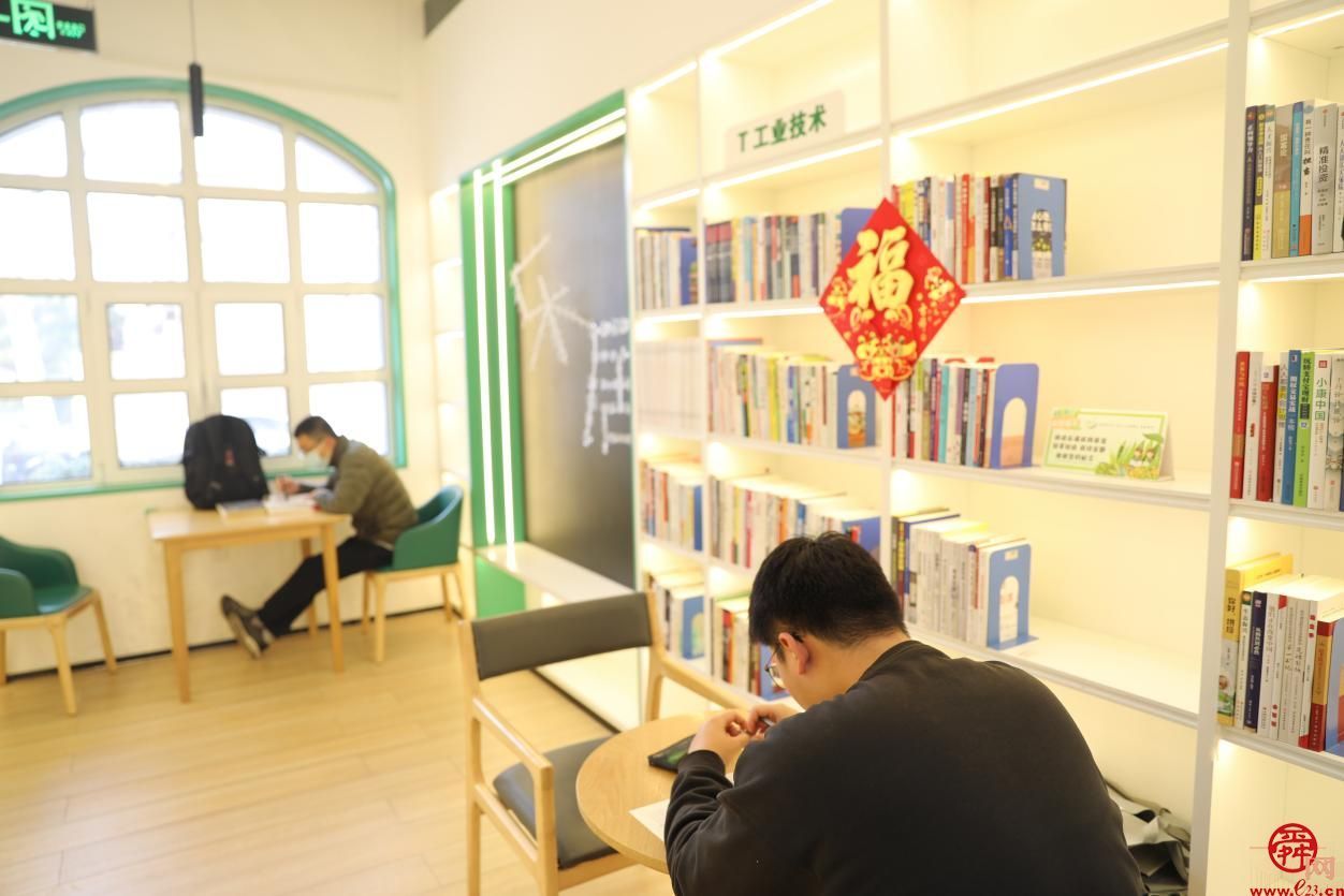 让“一刻钟便民生活圈”衔接家和城，“商量”调研组深入社区开展现场商量