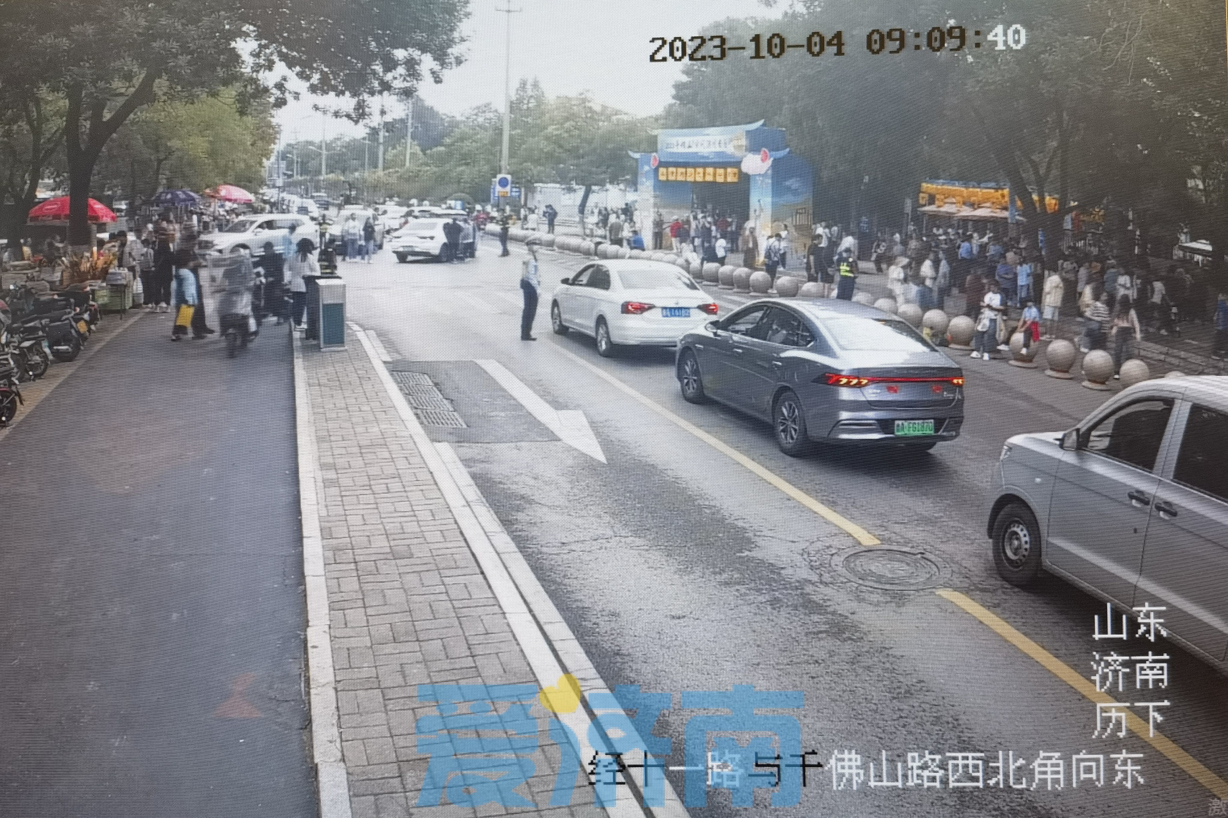 路况速报｜经十路与千佛山路南口实施交通管制，趵突泉路东停车场已暂时封闭