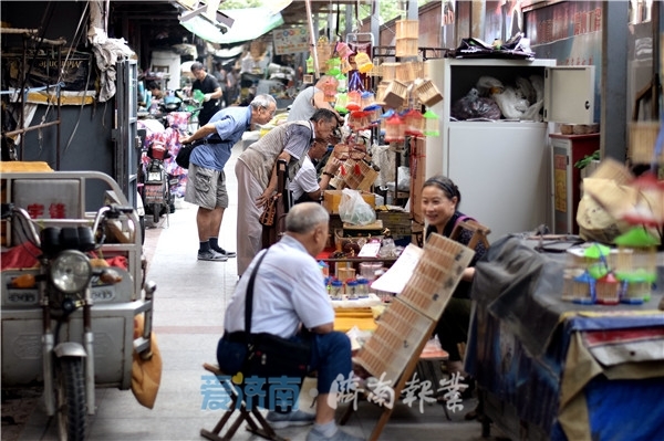 还有一个月！30多年历史的英雄山早市将取缔