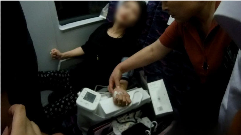 临时停车6分钟，G6984次高铁展开“生命接力”！