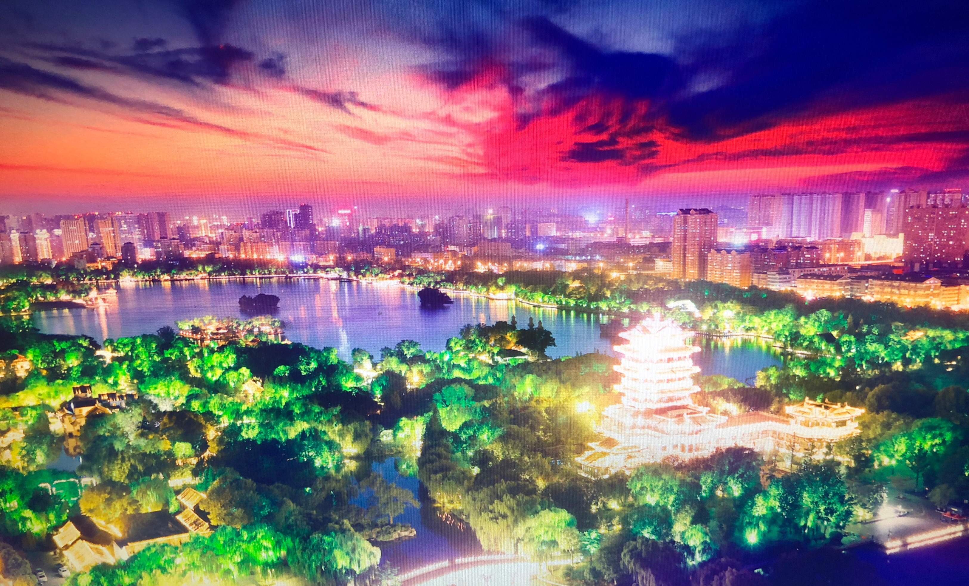 今天，济南，“生日快乐”！