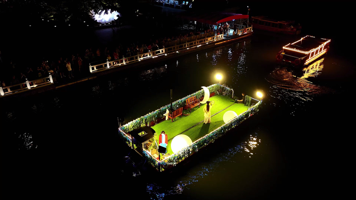 画舫游船湖景演艺首次亮相大明湖