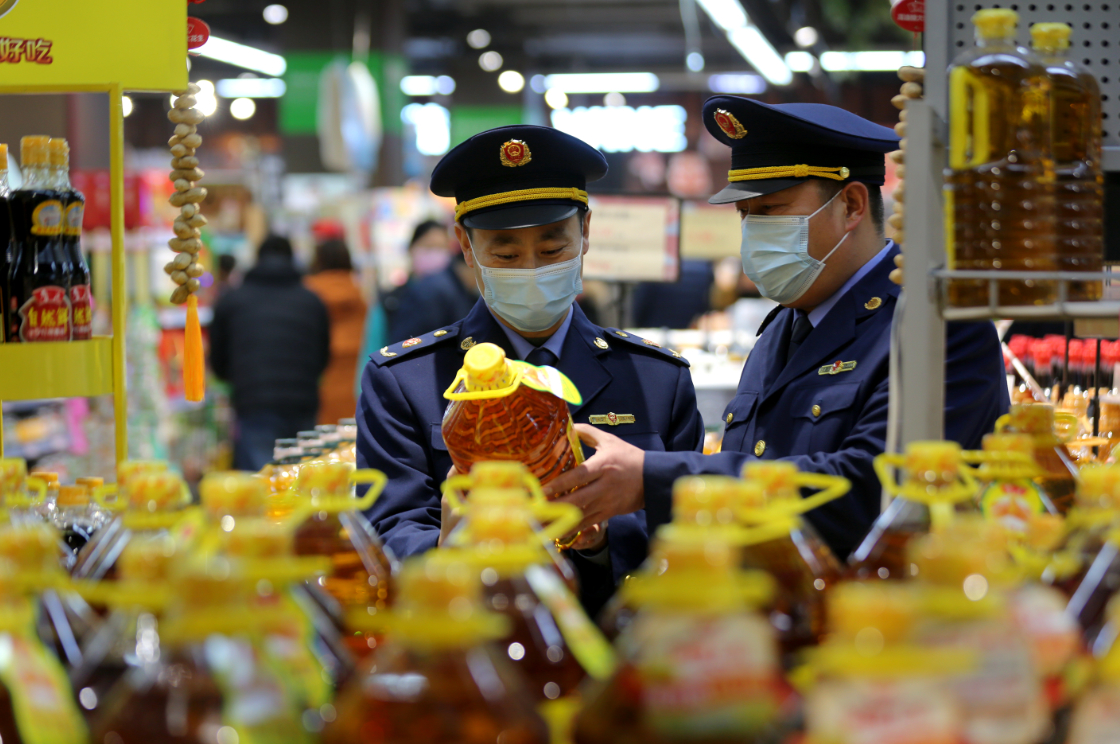 保价格、保供应、保卫生，要让群众买得放心