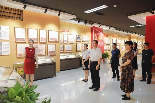 济南革命烈士陵园赴省档案馆参观学习