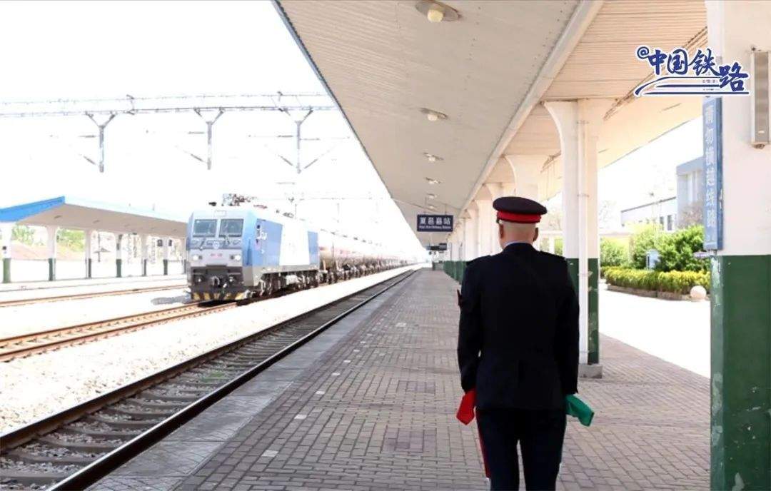 网友：这个火车站，太容易忘下车……