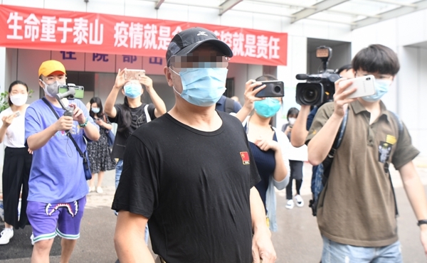 新发地疫情首例出院患者提醒市民：“一定要戴好口罩！”