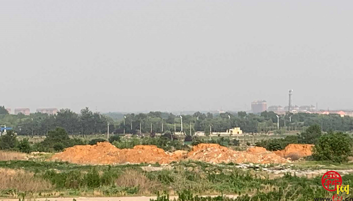 【啄木鸟在行动】章丘区济南龙升公司附近建筑垃圾和渣土未覆盖