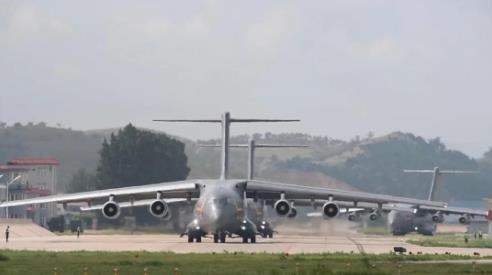 新年度练兵备战！西部战区空军多机型联合组训