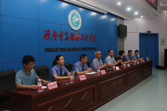 “携手关爱，共护明天”济南市检察官担任法治副校长活动走进电子机械工程学校