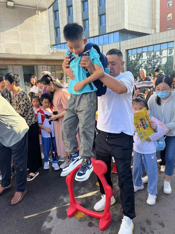 期待向阳花开！济南市文化东路小学迎来一年级小萌新