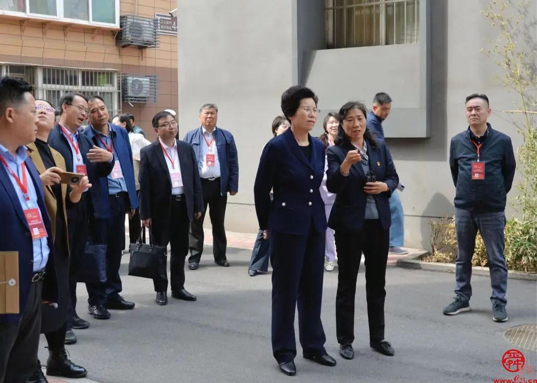 市政协组织“加快老旧小区改造 提升居民幸福指数”专题“商量”现场商量