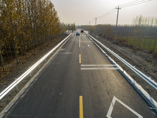 济宁泗河道路和环湖大道东线竣工通车，形成“C”字形乡村振兴与文化旅游长廊